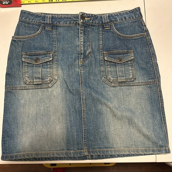 Old Navy women blue jean skirt sz 12 - Picture 1 of 10